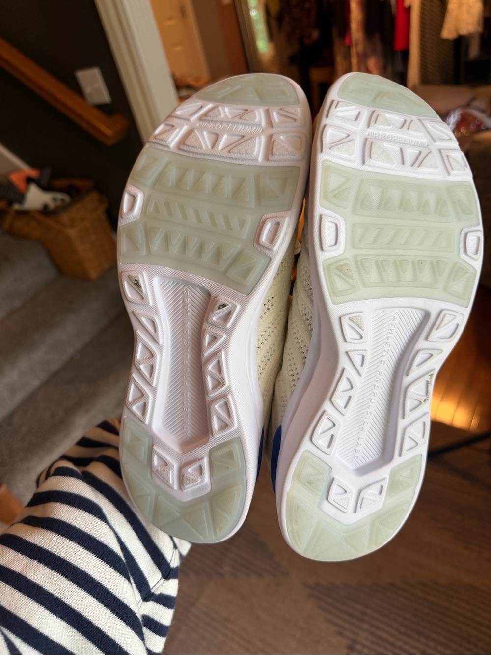 APL TechLoom Sneakers White Blue Trim Women’s Size 8 - Picture 9 of 9